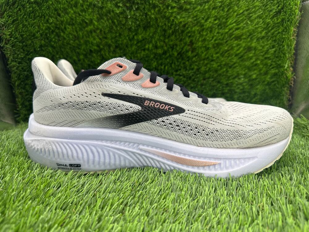 Brooks Ghost 17 1204311B105 Athletic Sneaker Women's 9B White Mesh Training Gym